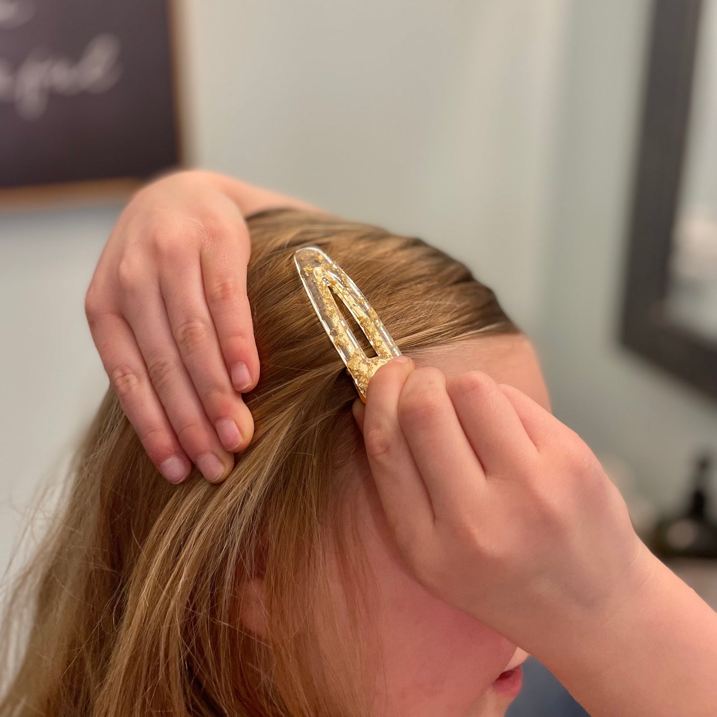 Set of 2 Hairclips - Gold Flakes